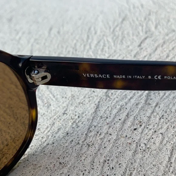 Versace Sunglasses Polarized - Picture 6 of 8